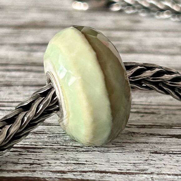 TROLLBEADS Moss Waterstone Facet LAA 925S NEW! Carpe Diem, Pale Green & Cream - Picture 5 of 11
